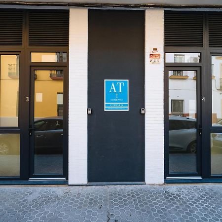 New Hostly Alameda Apartments Seville Luaran gambar
