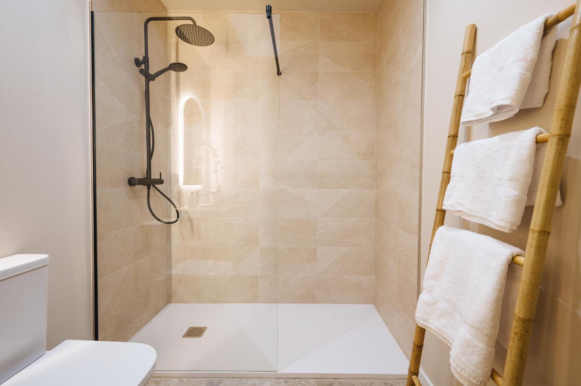 New Hostly Alameda Apartments Seville Luaran gambar
