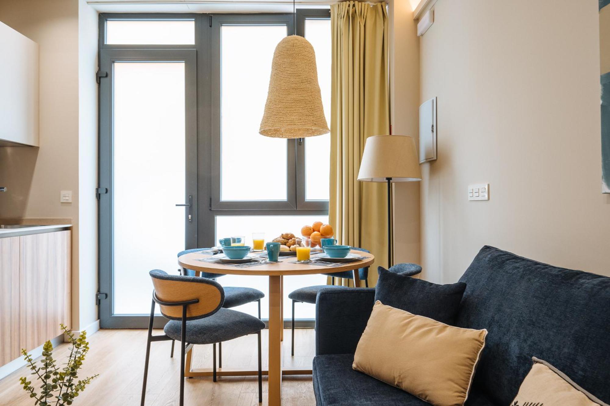 New Hostly Alameda Apartments Seville Luaran gambar