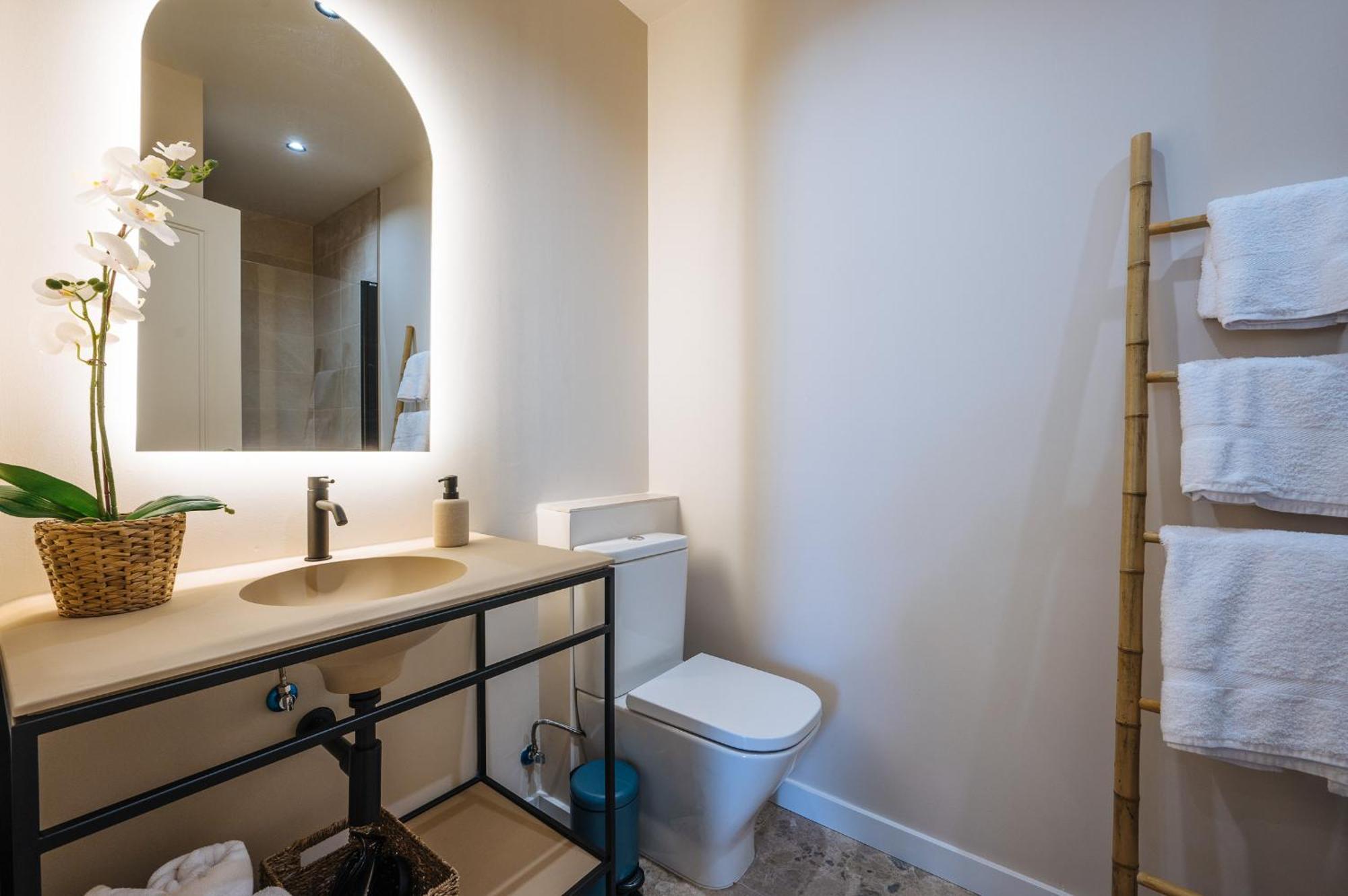 New Hostly Alameda Apartments Seville Luaran gambar